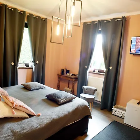 Au Coq En Pate Bed & Breakfast 3*