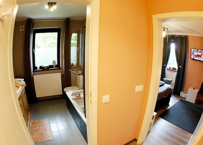 Au Coq En Pate Bed & Breakfast