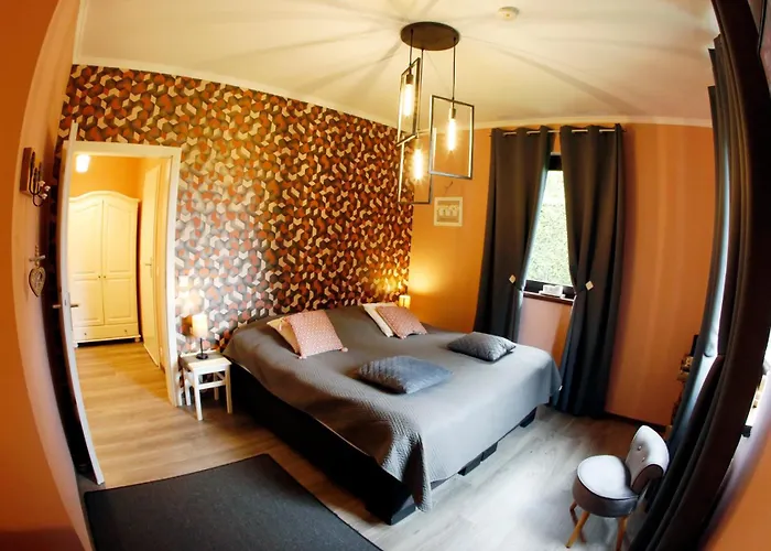 Au Coq En Pate Bed & Breakfast 3*