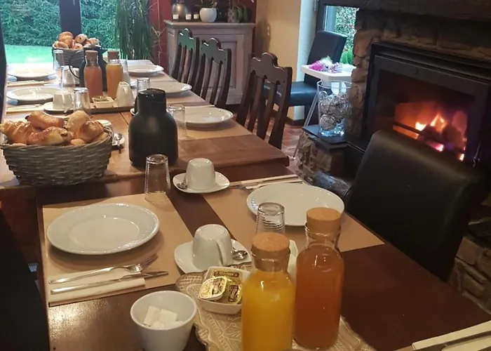 Au Coq En Pate Bed & Breakfast